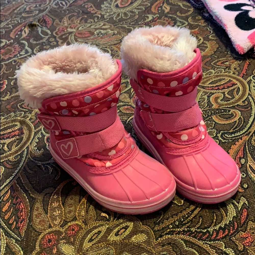 Snow boots for girls, size 9/10.